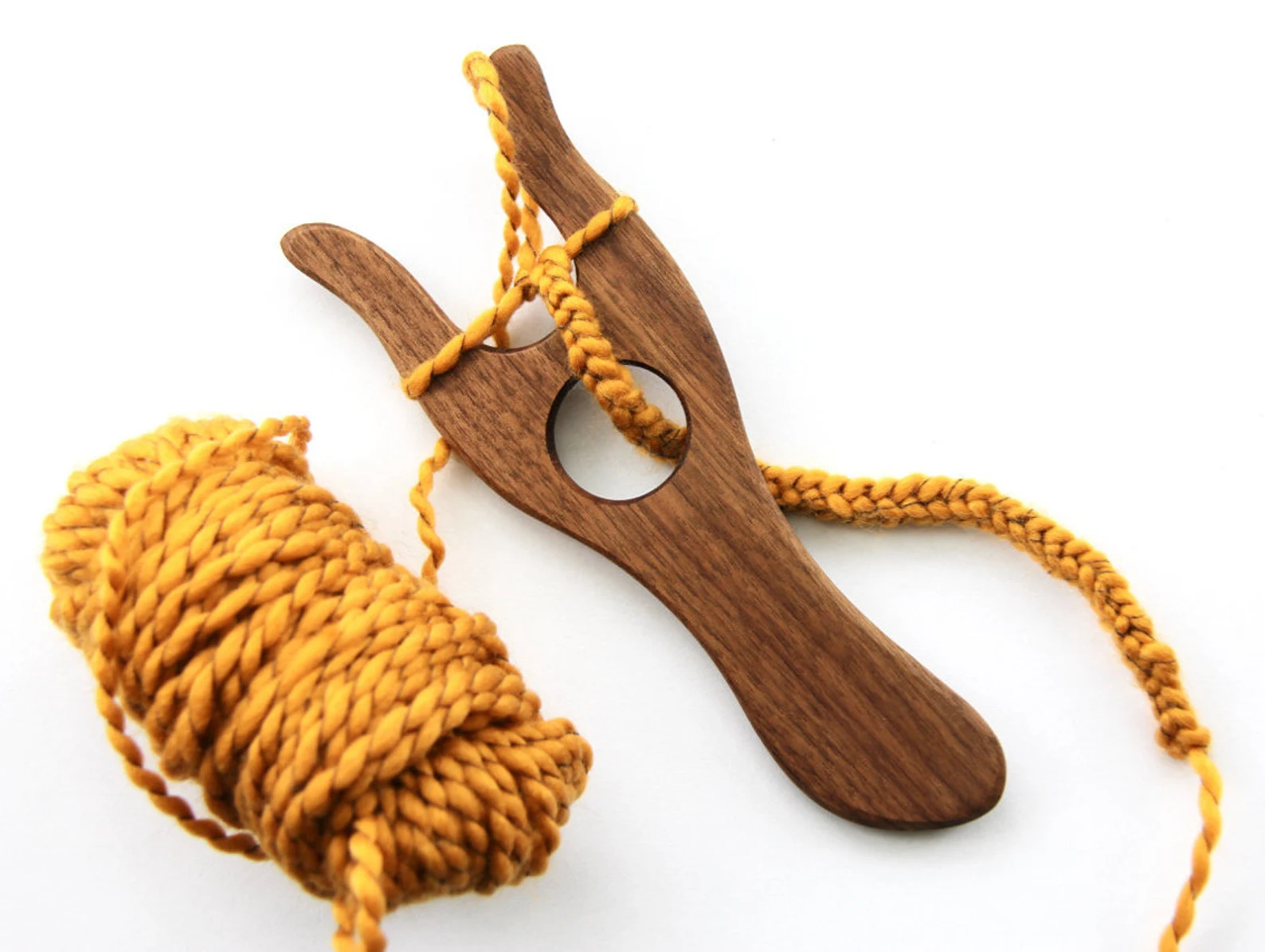 Making a Cord with a Lucet