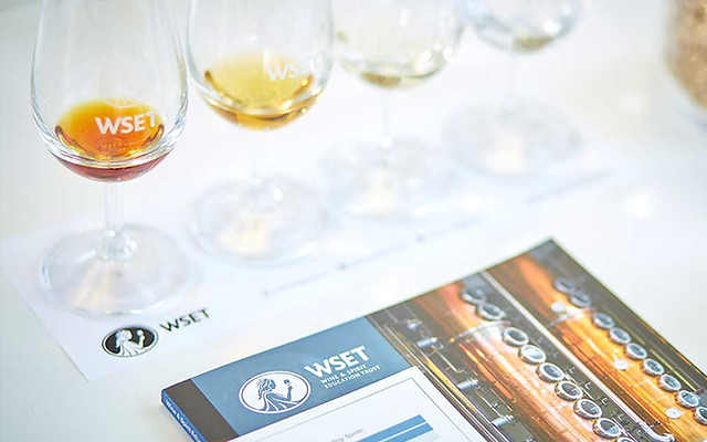WSET Level 2 Award in Wines教材 Level 2 Award in Wines: Looking behind the label (Issue 2