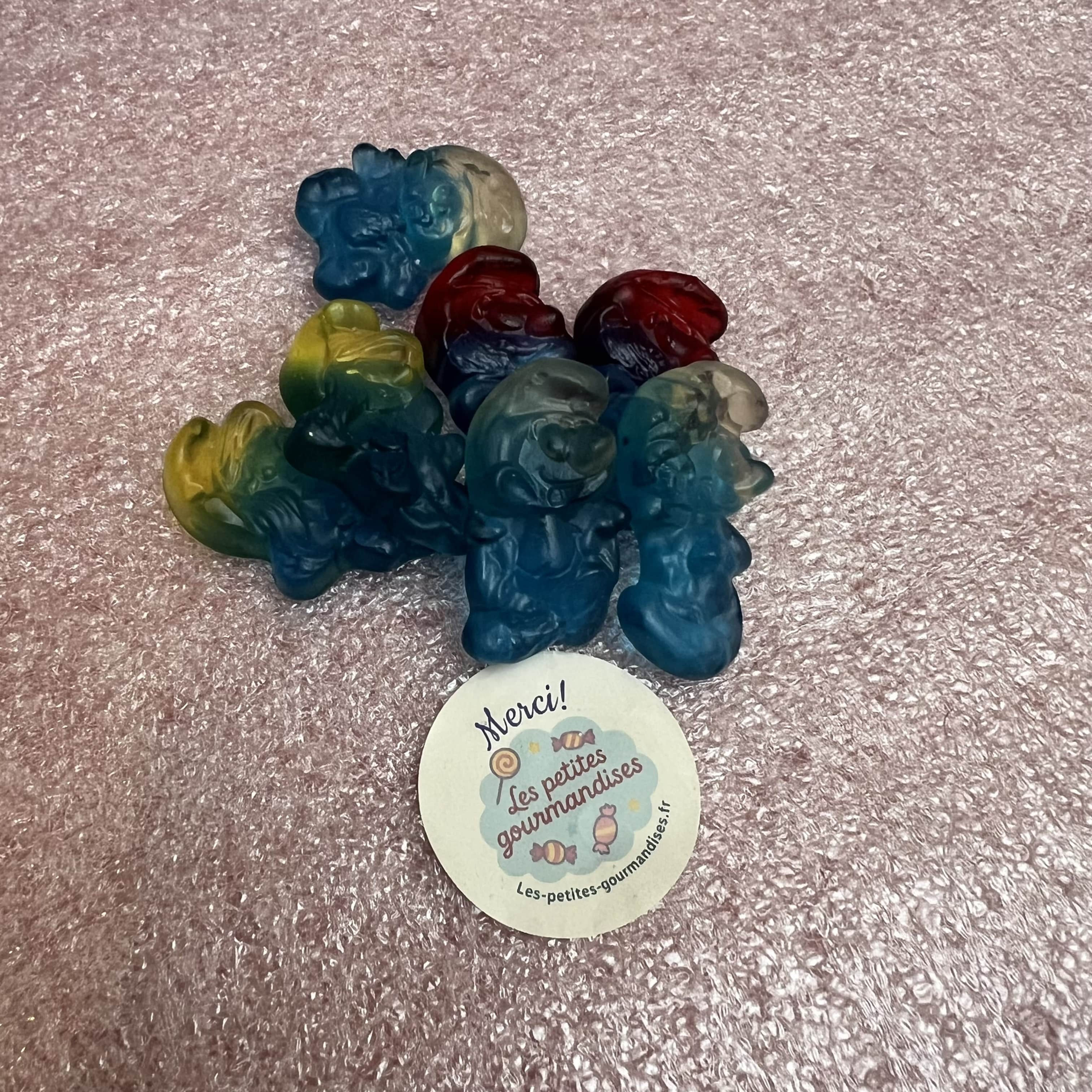 Bonbons Schtroumpf Haribo gélifiés fruités, bonbons bleus et multicolores en forme de Schtroumpfs, Les Petites Gourmandises