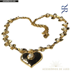 COLAR CORAÇÃO E FLORES ORGÂNICAS COM PEROLAS - R$ 186,00