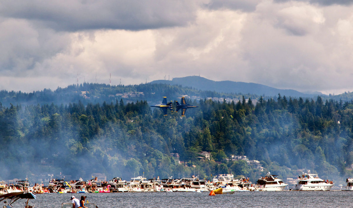 Lake Washington boating scene near Seattle with summer boats and mountain views