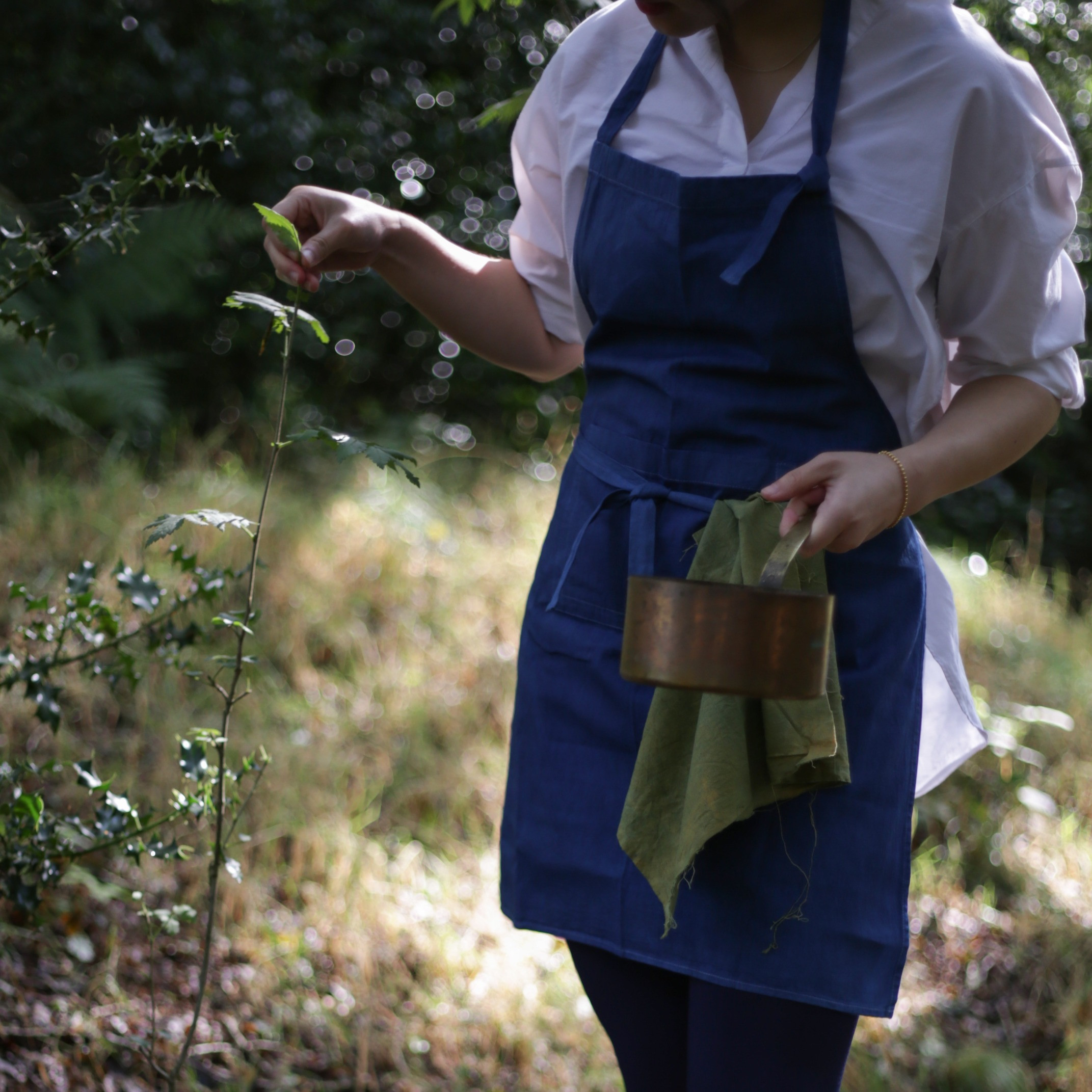 Small Tinctori Apron on Adult