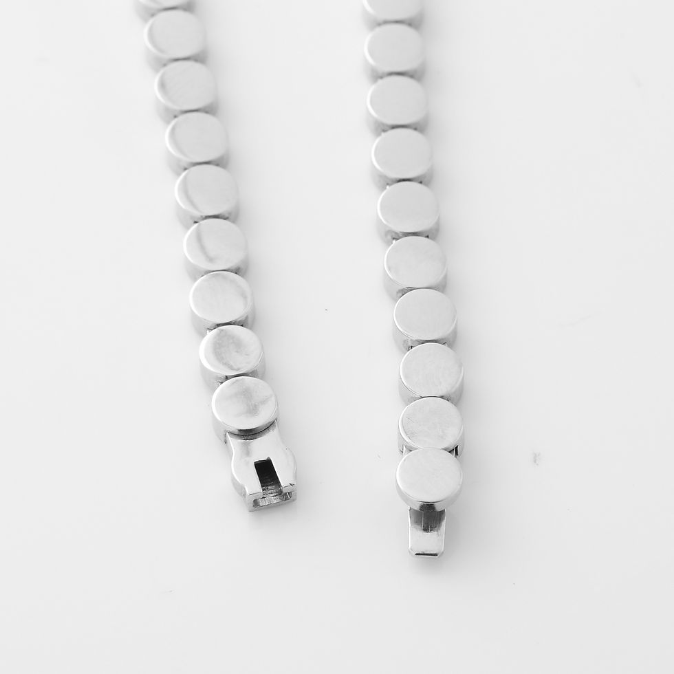 Thumbnail: Gucci High Polished Flexible Disc Necklace 18k white gold Italy 15''
