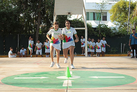 NiñasEduFisicaSecu.jpg