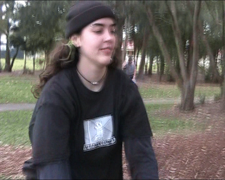 MOV011_2.gif
