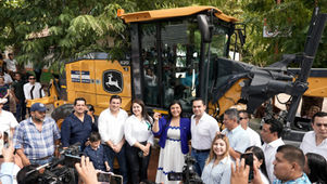 Presidente del CN participa en entrega de maquinaria y anuncia la pavimentación de la carretera entre El Corpus y Concepción de María
