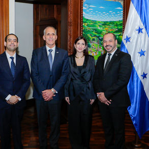 Presidente Asfura juramenta más funcionarios en la CNBS y Banadesa