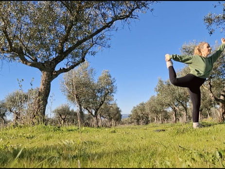Postura do dançarino no yoga