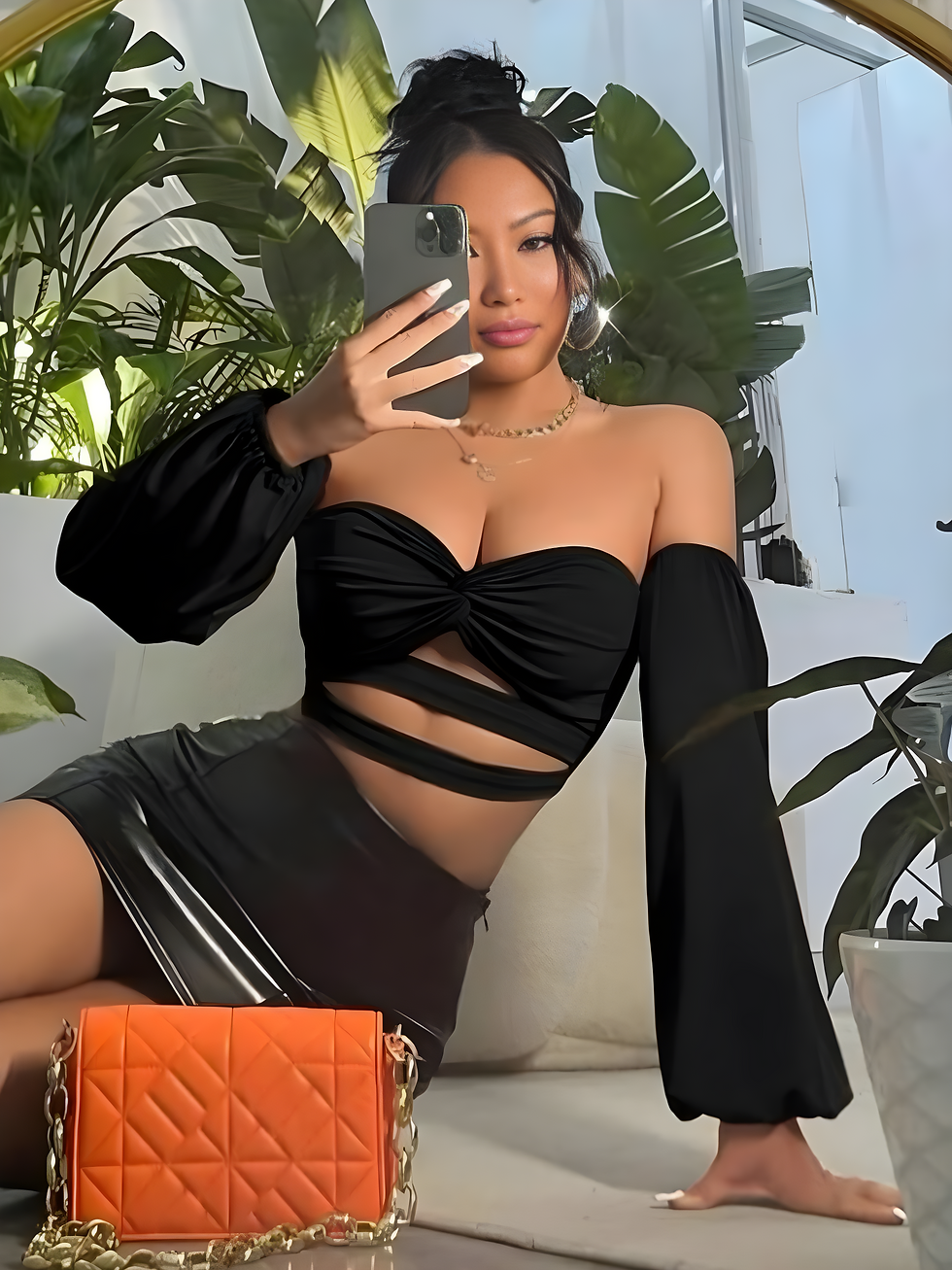 Foto em modelo de frente na cor preto