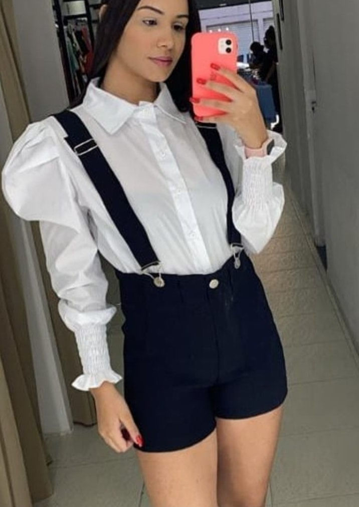 Foto em modelo de frente