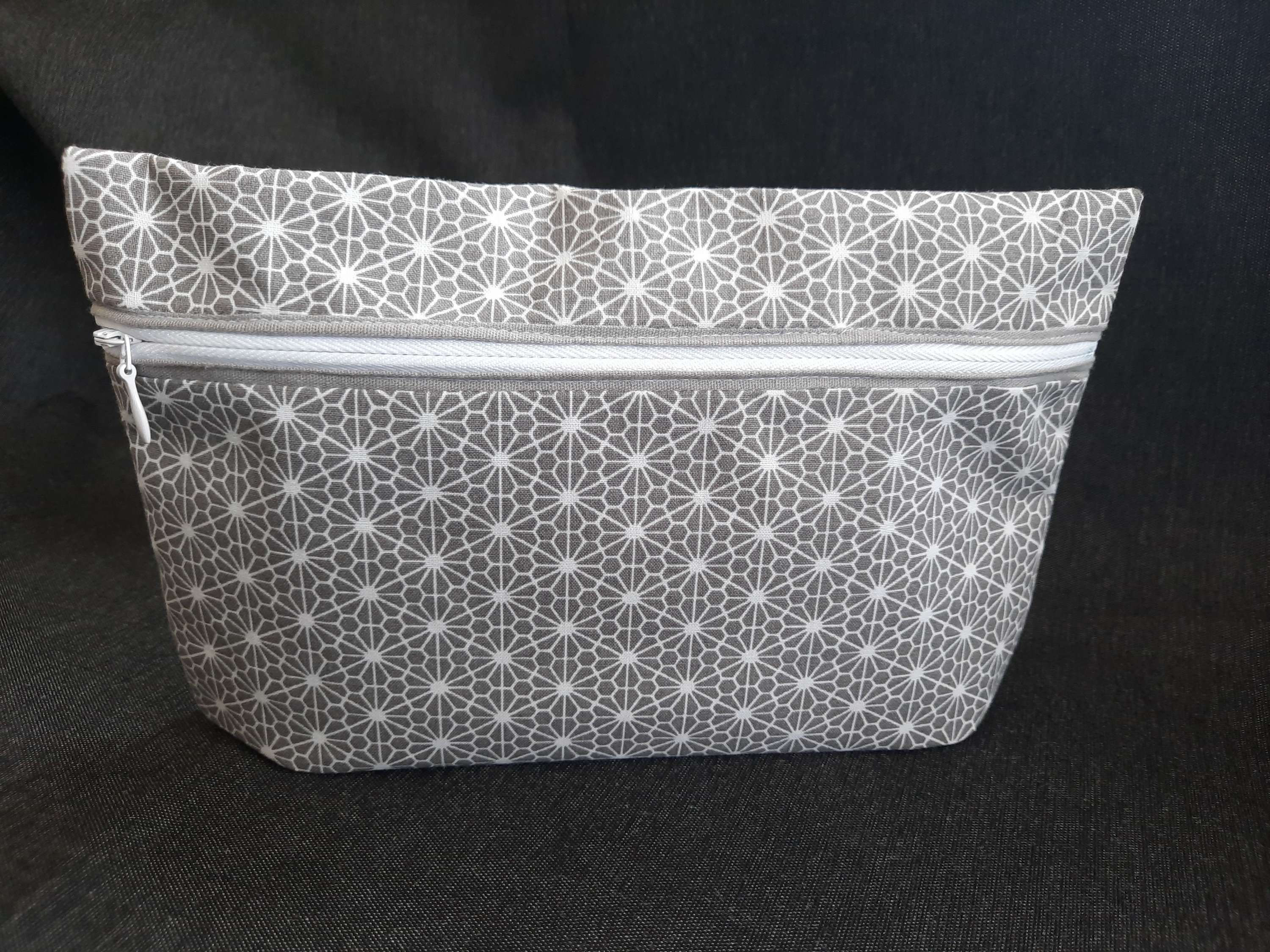 Trousse plate grise