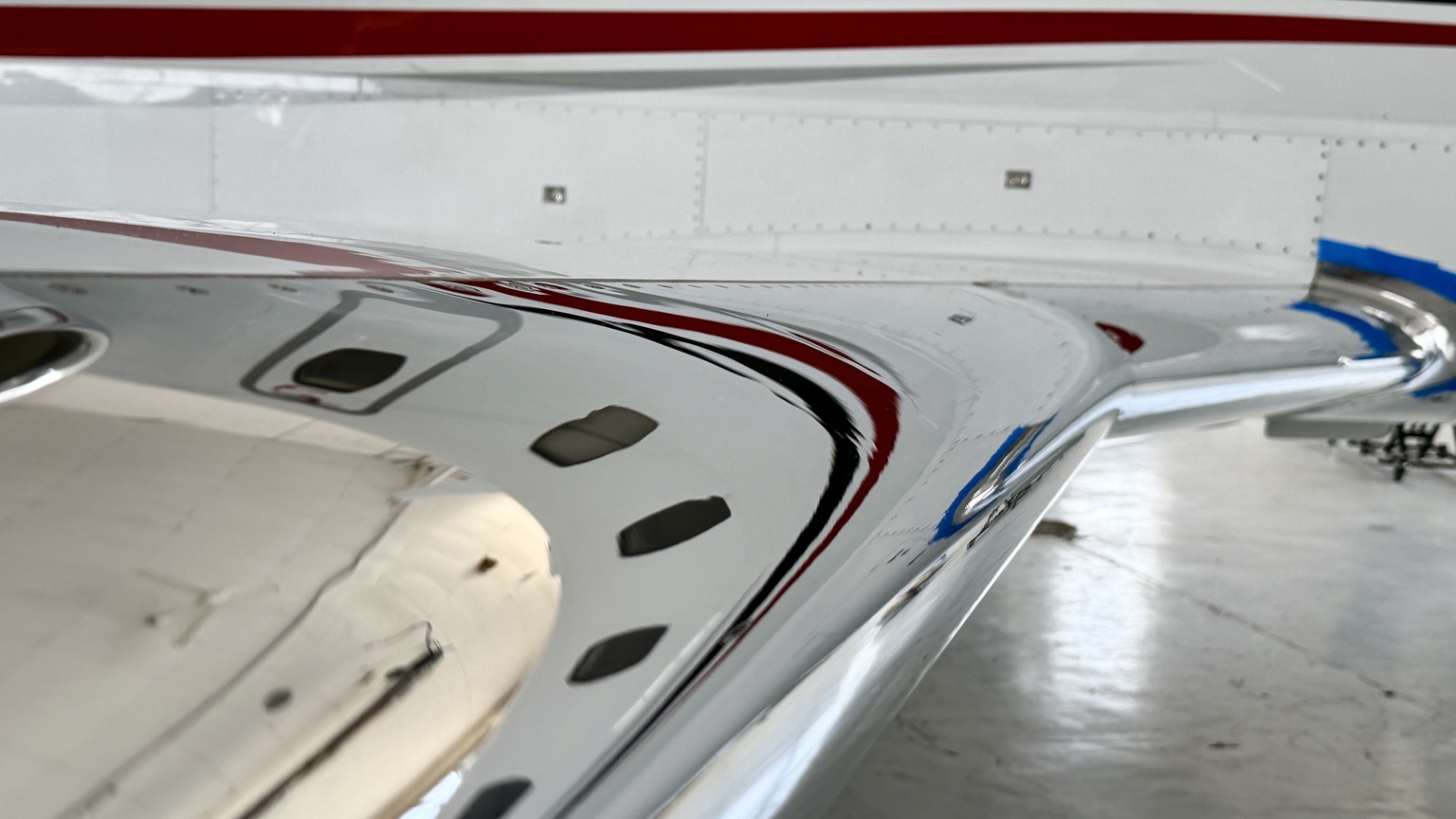 Polished aircraft wing leading edge