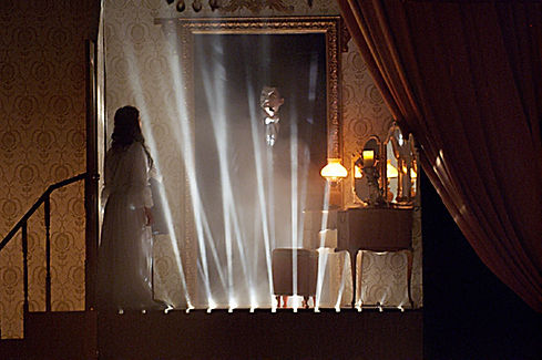 PotO_Mirror_less_grain.jpg