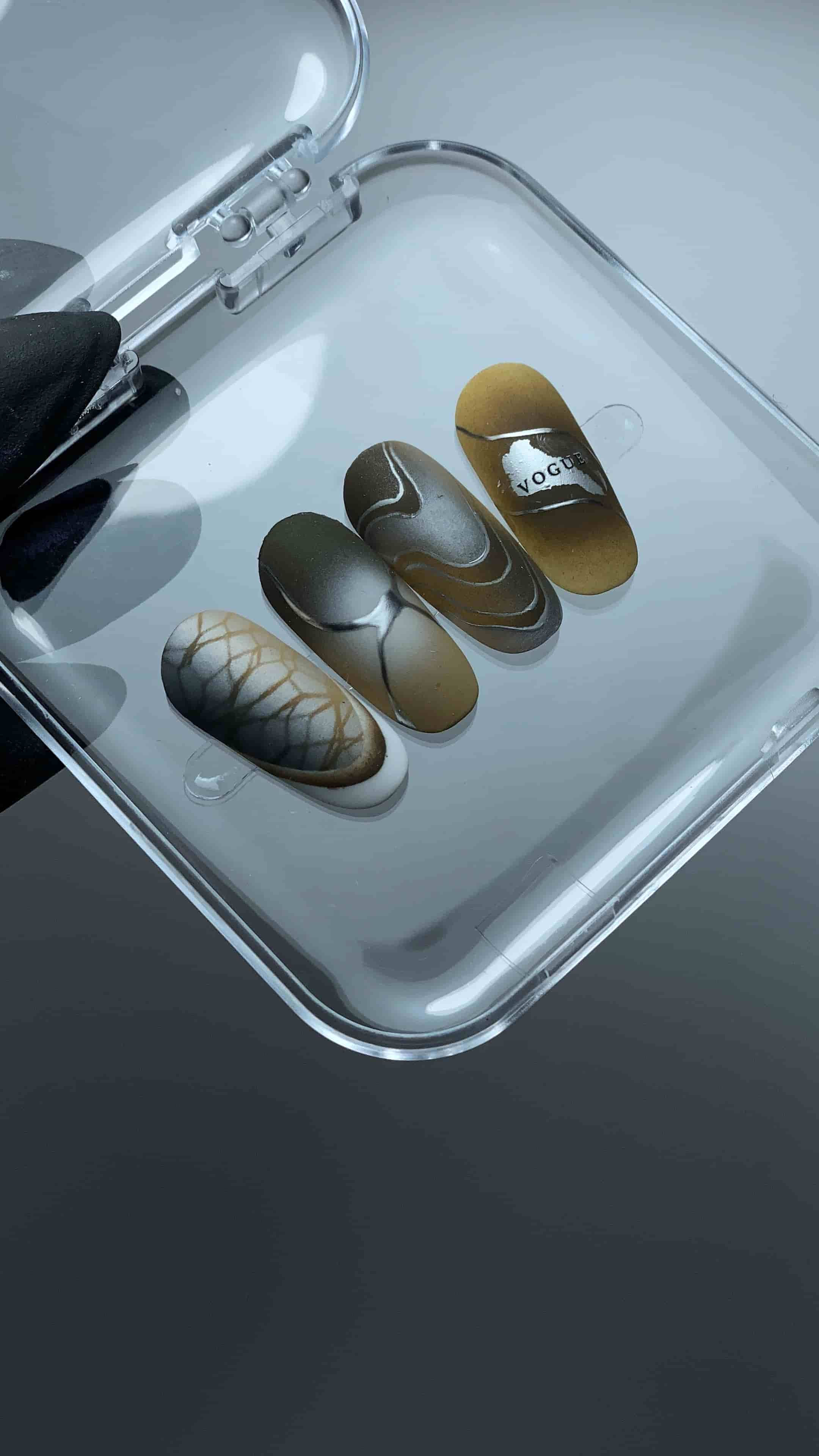 formation-signature-airbrush