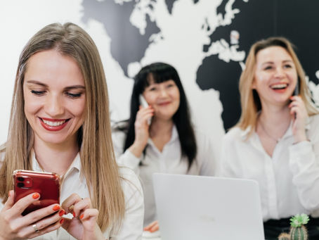 Do You Pay a Travel Agent When Joining a Host Agency?