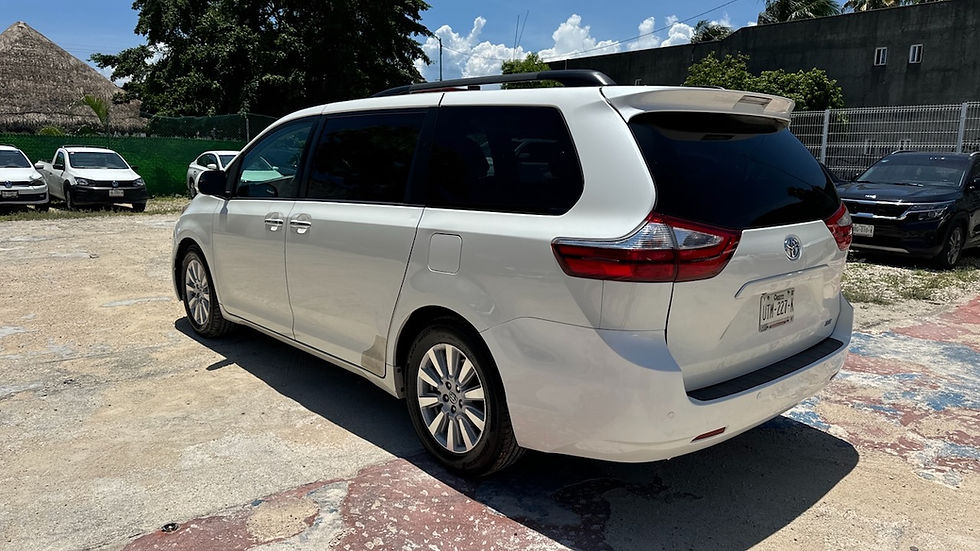 Miniatura: Toyota Sienna XLE 2017