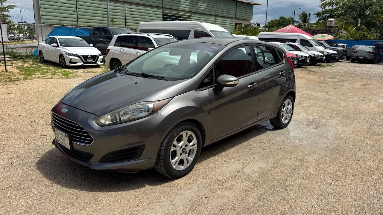 Ford Fiesta SE 2014