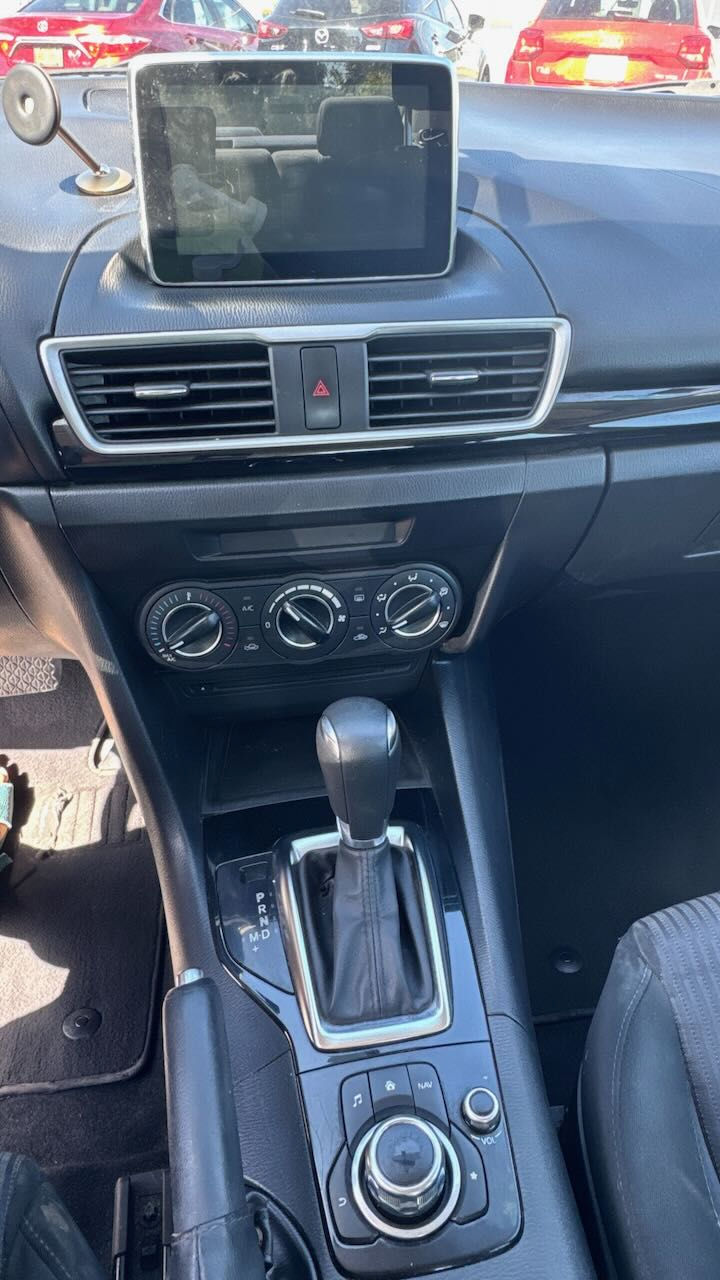 Miniatura: Mazda 3 Touring 2016