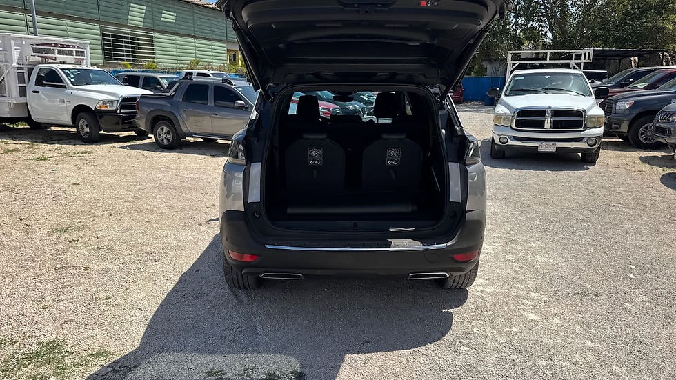 Miniatura: Peugeot 5008 GT 2023