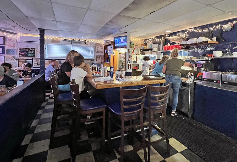 Raw Bar | Spike's Fish Market & Restaurant Point Pleasant Beach NJ