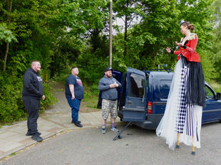 Stilt walker Milton Keynes.jpeg