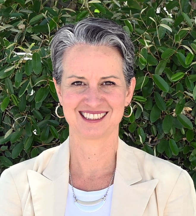 Alina Trueba headshot.jpg