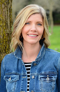 Photo of CEO & Founder of Telos HR Consulting Emily Luke, bringing 20 years of HR experience to supporting clients with fractional HR consulting work