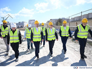 L-Arts and Culture Hub fil-Marsa mistenni jservi bħala ċentru nazzjonali għall-kreattività u l-espressjoni artistika, li mhux biss jappoġġja lill-artisti iżda wkoll joffri valur kulturali, edukattiv u turistiku lill-pubbliku ġenerali.