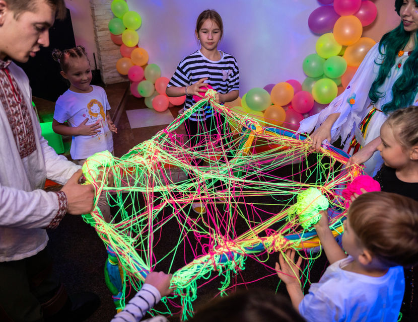 Оbolon_party_room, Оболонь пати рум приміщення для святкування дня народження Київ, розважальна програма Аніматори в Києві Мавка, Лукаш, Лісова пісня, лісові пригоди. Дитяче свято та день народження дитини Київ. Приміщення для дитячого свята в Києві. Аніматори в Києві Мавка, Лукаш, Лісова пісня, лісові пригоди.