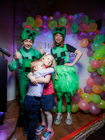 Агентство Obolon party room, Оболонь пати рум, Мастерская мечты- предлагает родителям возможность организовать wow party, день рождения, в тематике этих героев. Розвлекательная программа игри Майнкрафт Minecraft профессиональные актеры, которые превратятся в любимых героев Вашего ребенка.