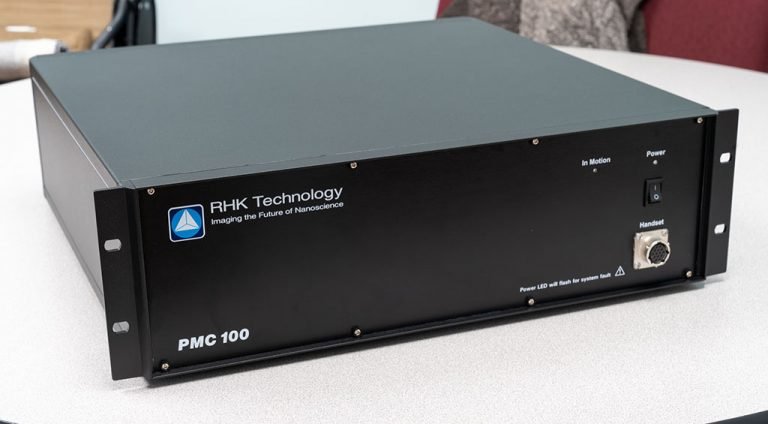 PMC100 Piezo Motor Controller