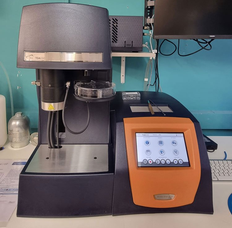 WatersTM, TA Instruments TGA 550