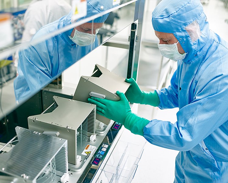 Screen Scrubber – Fully automatic cleaning machine for wafer cleaning