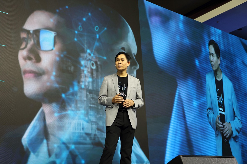 Yong-In Park, President and Head of System LSI Business, is giving his keynote speech at Samsung Tech Day 2022