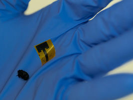 Antennas of flexible nanotube films an alternative for electronics