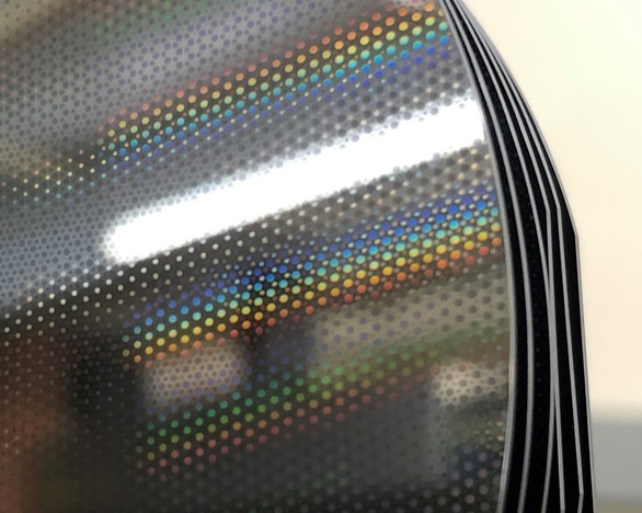 Caption:Silicon mirrors with stress correction patterns etched into a thermal oxide layer. Credits:Image: Youwei Yao