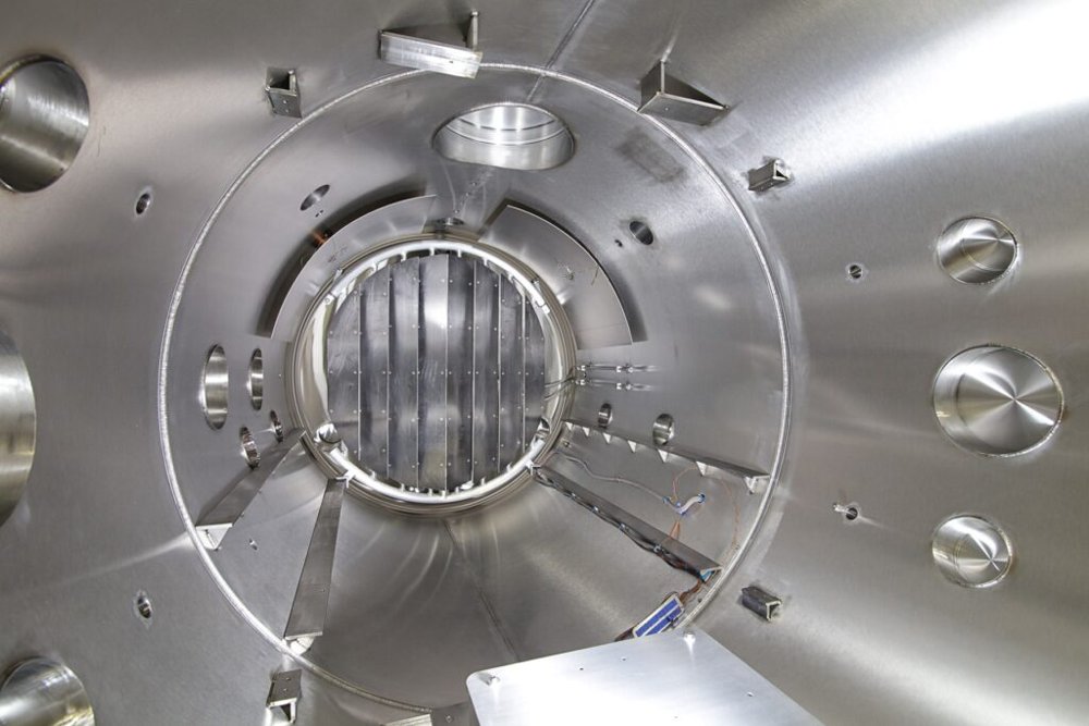 Electric Propulsion Test Chambers