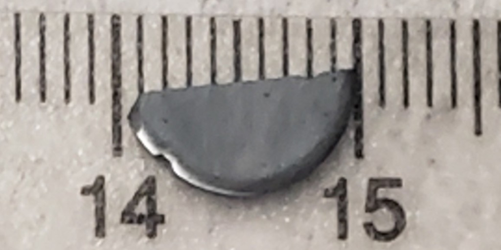 Optical microscopy image of a 99.92% silicon-28 crystal. Berkeley Lab scientist Junqiao Wu and his team used the material to produce nanowires. @ Junqiao Wu/Berkeley Lab