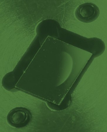 Phase-randomizing deformable mirror