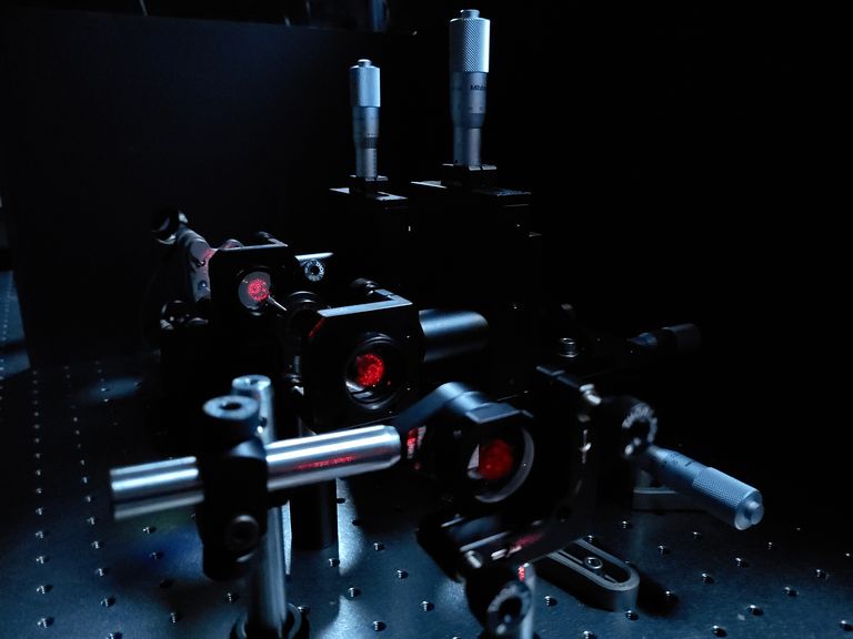 Image of the experimental setup in the lab at The Hebrew University of Jerusalem. @ Omri Haim, The Hebrew University of Jerusalem