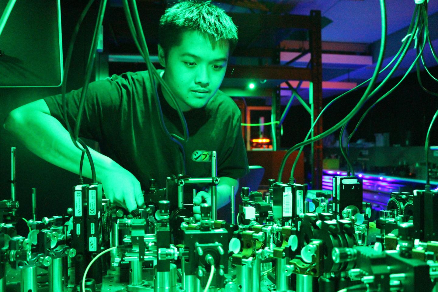 This image shows the Quantum Optics and Information Lab, Joseph Ho. @ Griffith University