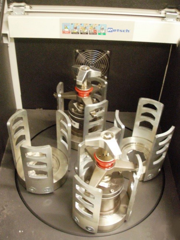 Retsch PM400 planetary ball mills