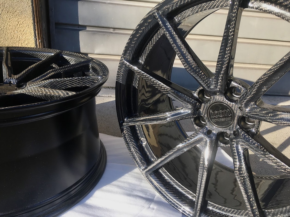 Hybrid magnesium & carbon fibre forged wheel