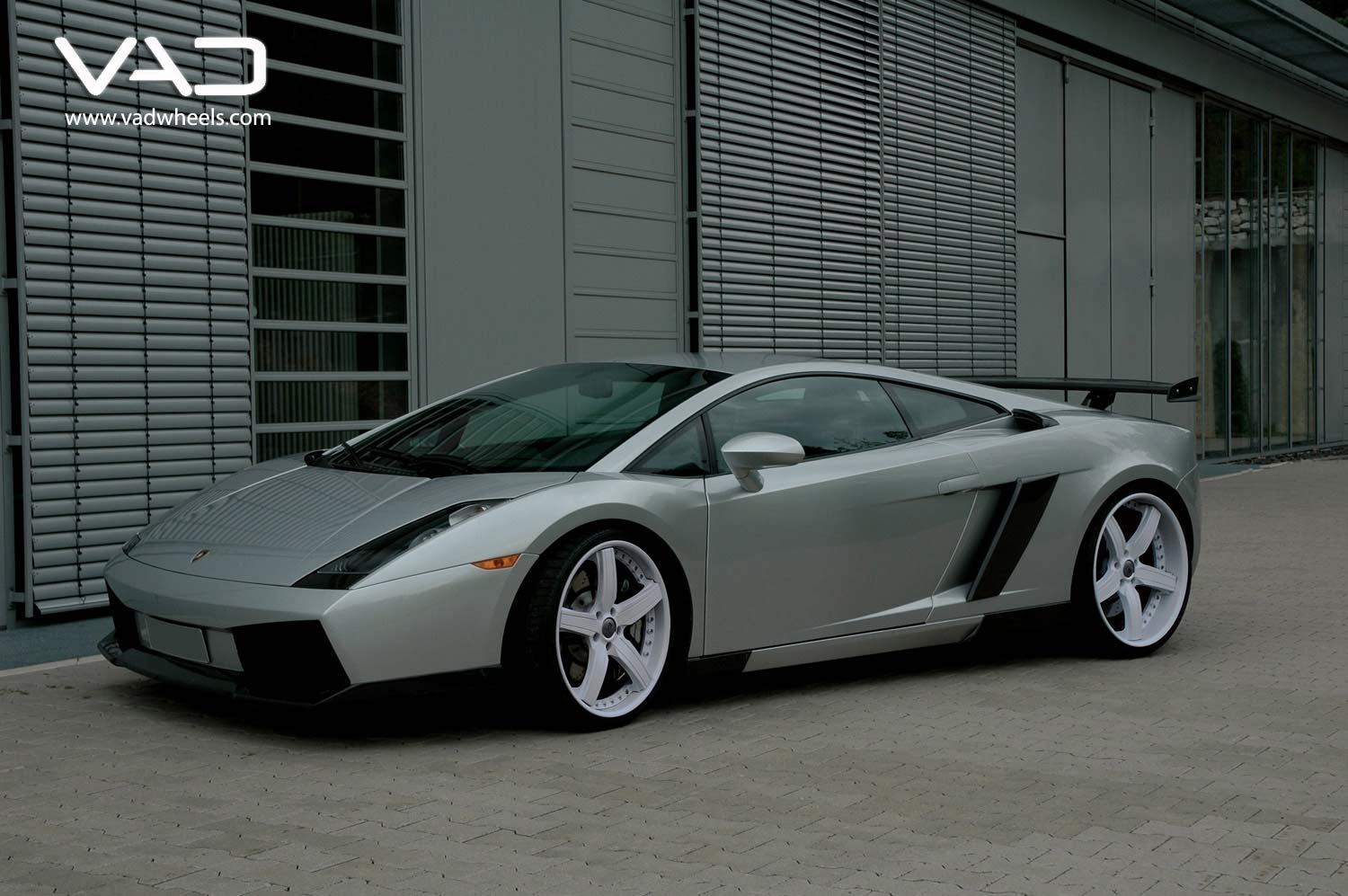 Lamborghini-Gallardo-Yellow-Fitted-With-20''-White-Trafficstar-STR