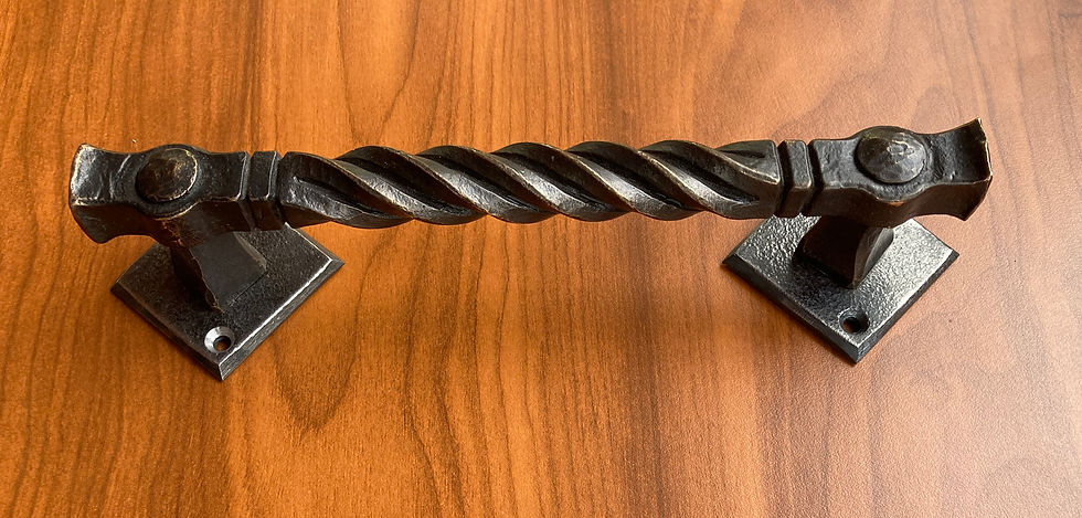 Small Twisted Door Pull