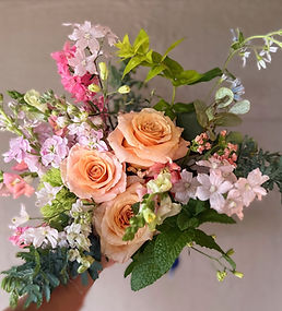 mother's daybouquet 2026 3_edited.jpg