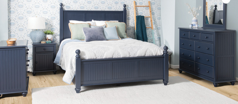 Cottage Beach Bedroom - White and Navy