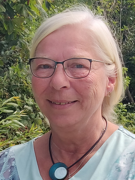 Smukke malerier af landskaber, monokromt landskab, Her er abstrakte universer og Stilleben med vin og druer