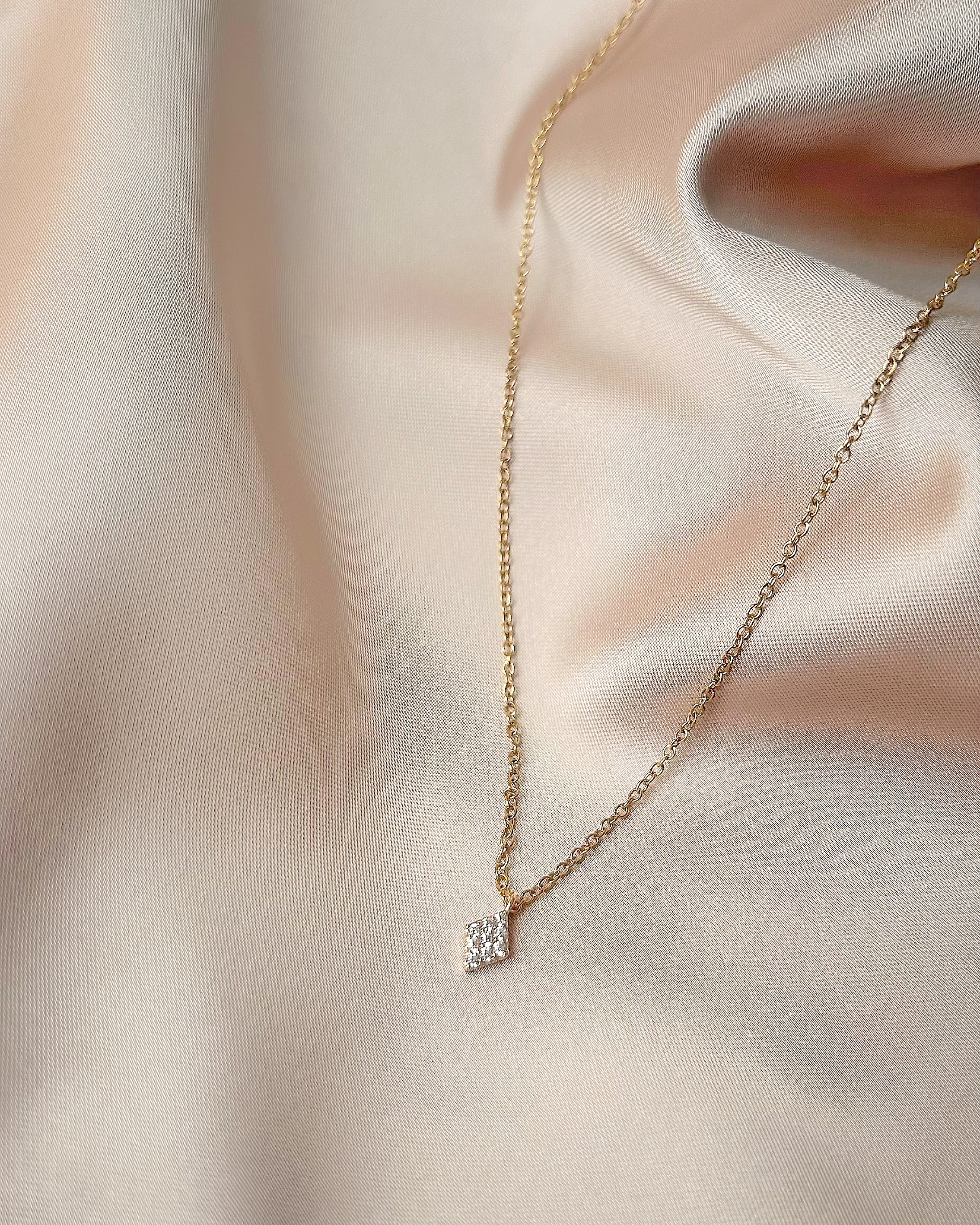 Collier Solis