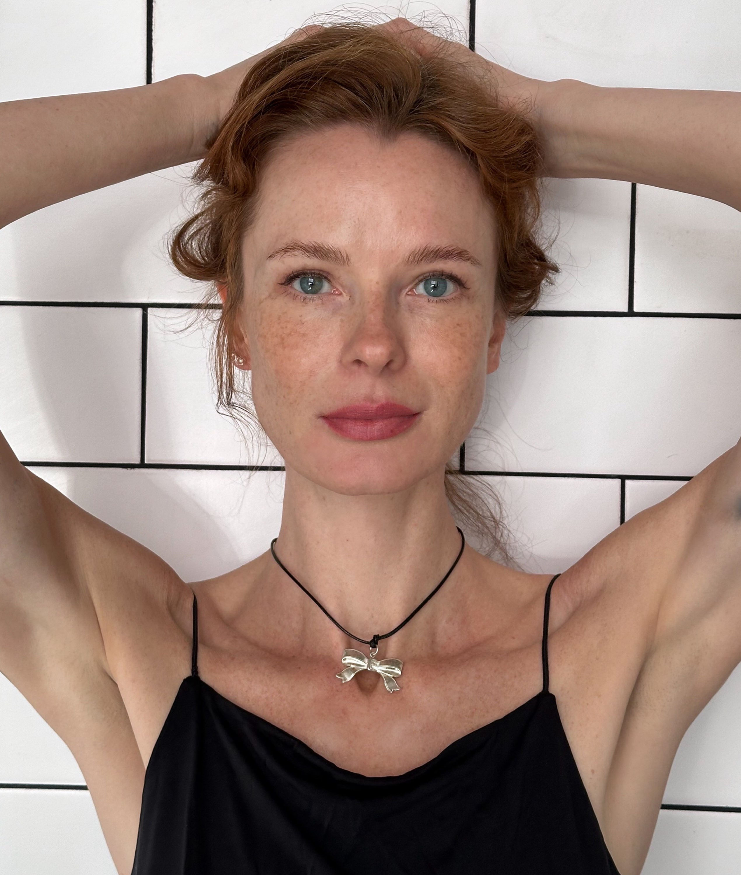 Bow & String Necklace - Silver